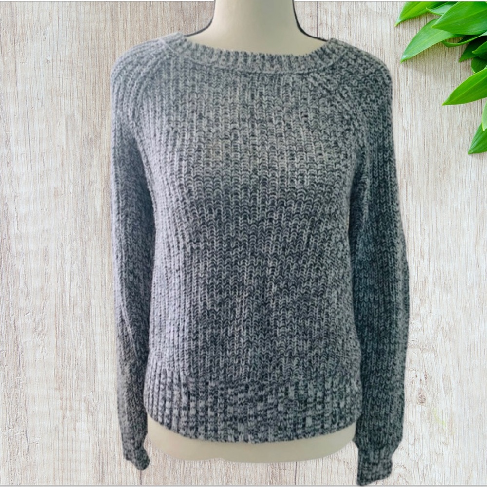 American Eagle Outfitters Pre-LovedKnit Sweater